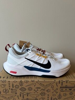 Nike Juniper Trail 2 White Black DM0821-104 Women’s Size 10.5